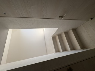 MODERNPARAZZO 大村litmus